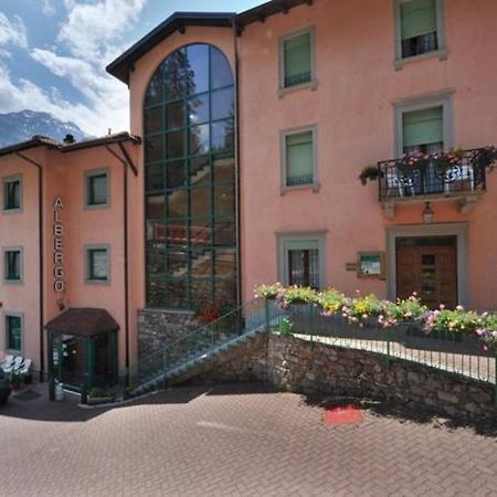 Hotel Torre Сондало Екстериор снимка