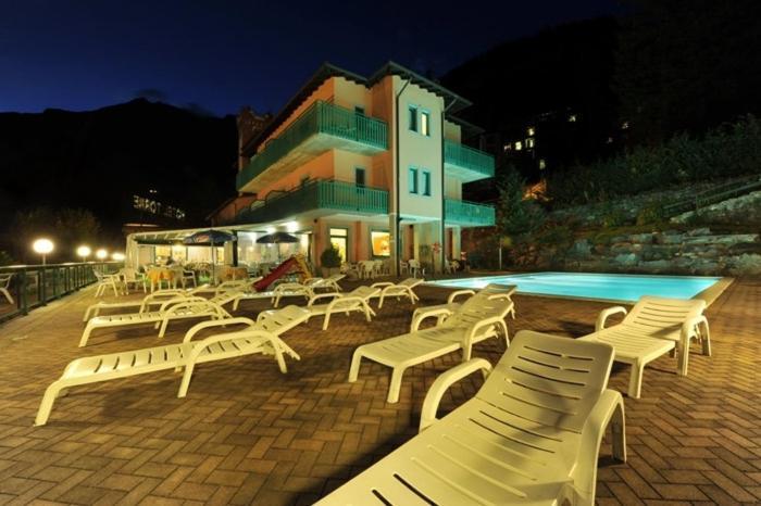 Hotel Torre Сондало Екстериор снимка