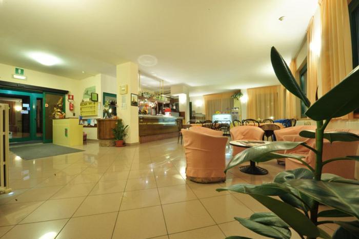 Hotel Torre Сондало Екстериор снимка