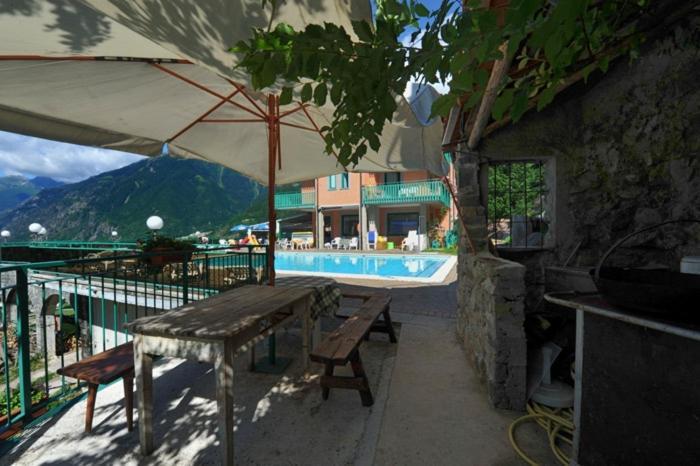 Hotel Torre Сондало Екстериор снимка
